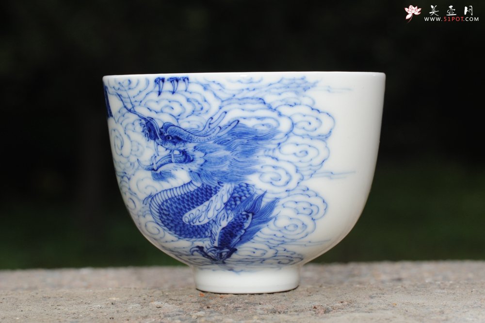 紫砂壶图片：生肖龙 景德镇全手工手绘青花主人杯  - 全手工紫砂壶网