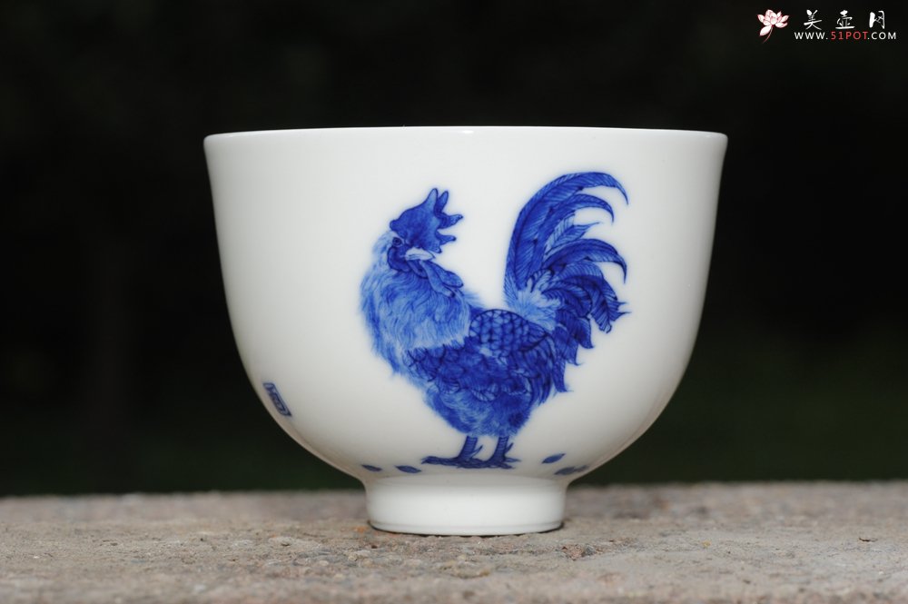 紫砂壶图片：生肖鸡 景德镇全手工手绘青花主人杯 - 全手工紫砂壶网