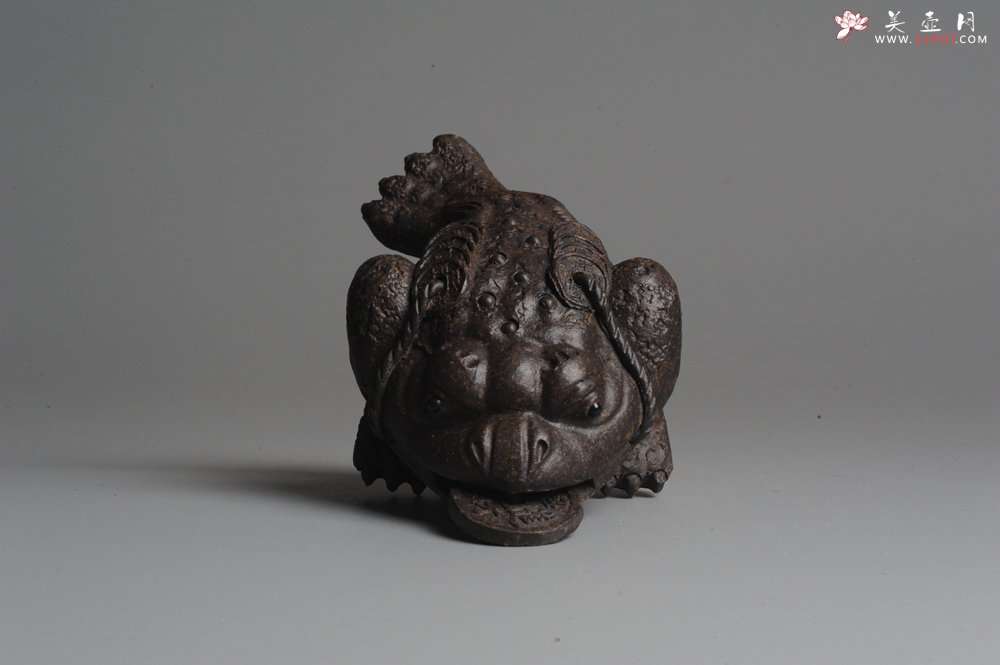 紫砂壶图片：美宠双节特惠 肌理丰富 古铜泥小金蟾茶宠 口吐金钱 招财宝 - 全手工紫砂壶网