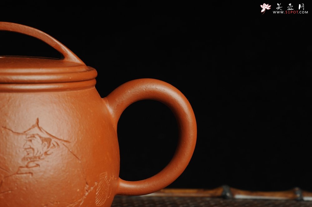 紫砂壶图片：优质赵庄朱泥全手工汉瓦 方健双刀文气装饰独钓寒江图 - 全手工紫砂壶网