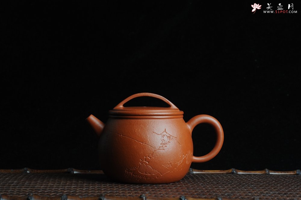 紫砂壶图片：优质赵庄朱泥全手工汉瓦 方健双刀文气装饰独钓寒江图 - 全手工紫砂壶网