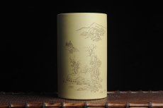 紫砂壶图片：美筒特惠 精品山水高帽笔筒五式  老师不打草稿直接空刻 一气呵成 - 全手工紫砂壶网