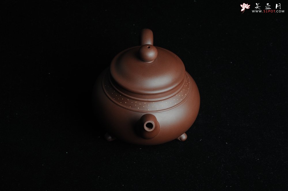 紫砂壶图片：美壶特惠三足鼎立玉鼎壶 做工精致 - 全手工紫砂壶网