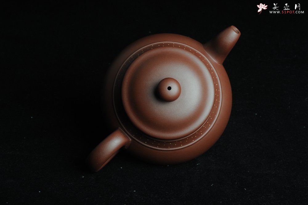 紫砂壶图片：美壶特惠三足鼎立玉鼎壶 做工精致 - 全手工紫砂壶网