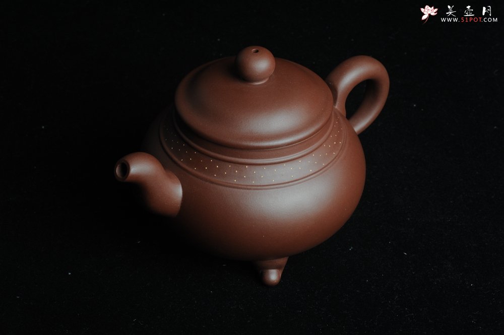 紫砂壶图片：美壶特惠三足鼎立玉鼎壶 做工精致 - 全手工紫砂壶网