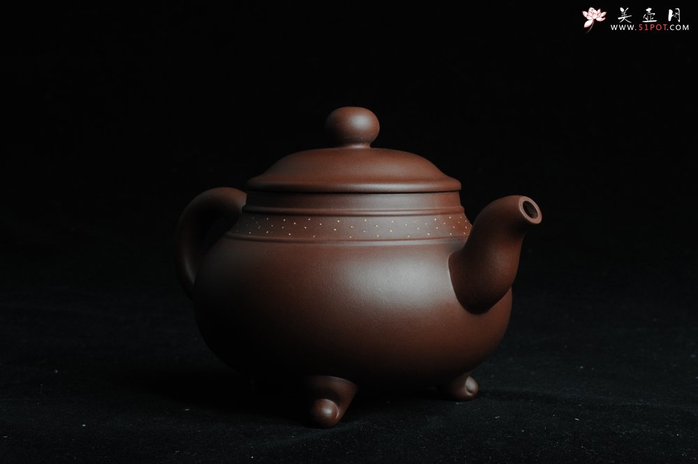 紫砂壶图片：美壶特惠三足鼎立玉鼎壶 做工精致 - 全手工紫砂壶网