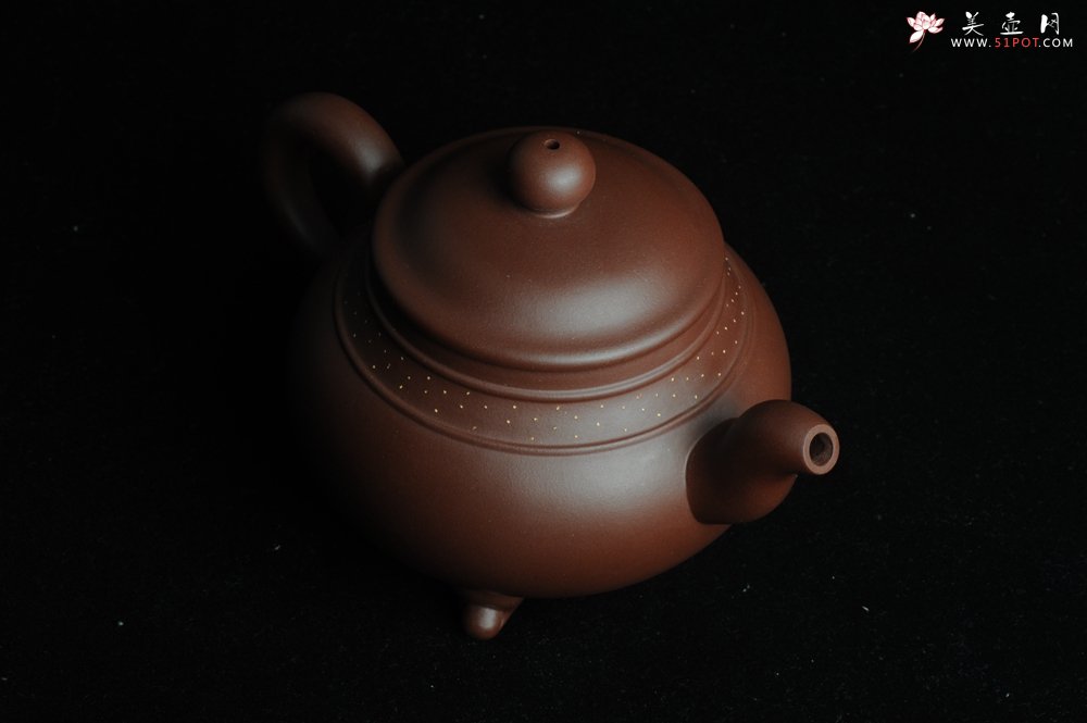 紫砂壶图片：美壶特惠三足鼎立玉鼎壶 做工精致 - 全手工紫砂壶网