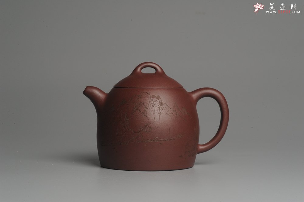 紫砂壶图片：油润紫泥 清茗堂助工文气装山水全手工秦权壶 - 全手工紫砂壶网