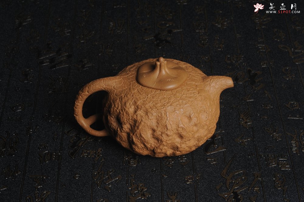 紫砂壶图片：美壶特惠 进步明显优质黄金段全手工供春壶 异型盖 难度大 肌理丰富 - 全手工紫砂壶网