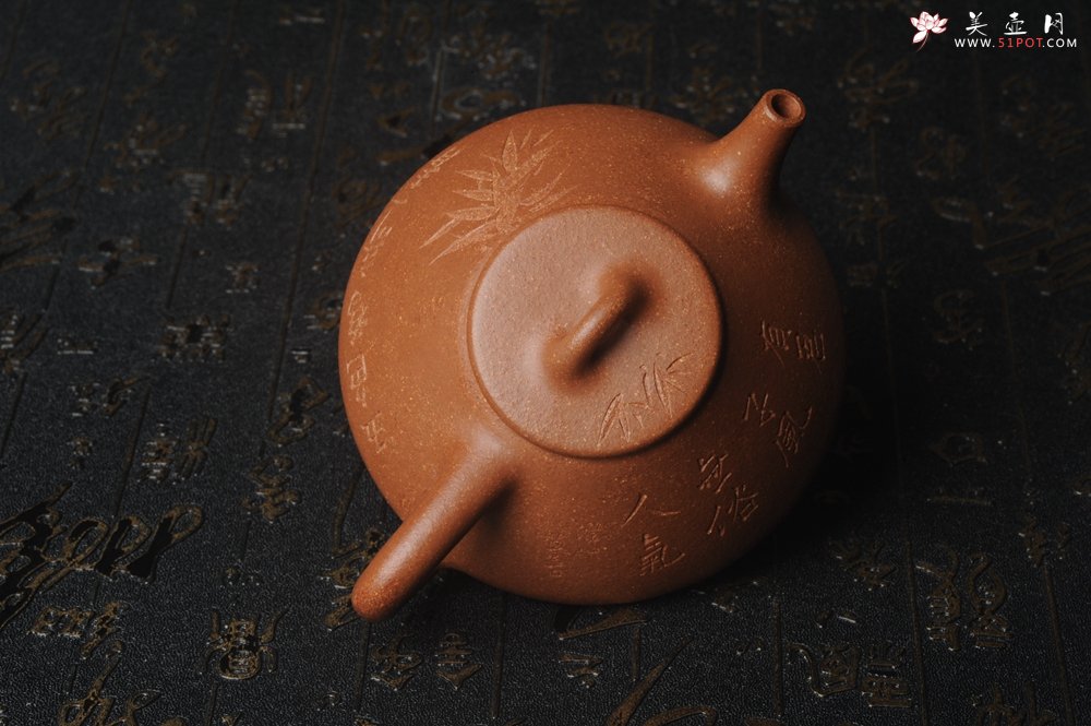 紫砂壶图片：润五彩段泥 全手工薄胎子冶石瓢 有君子风无俗人气 助工俞霞精心摹古刻绘雅竹 - 全手工紫砂壶网