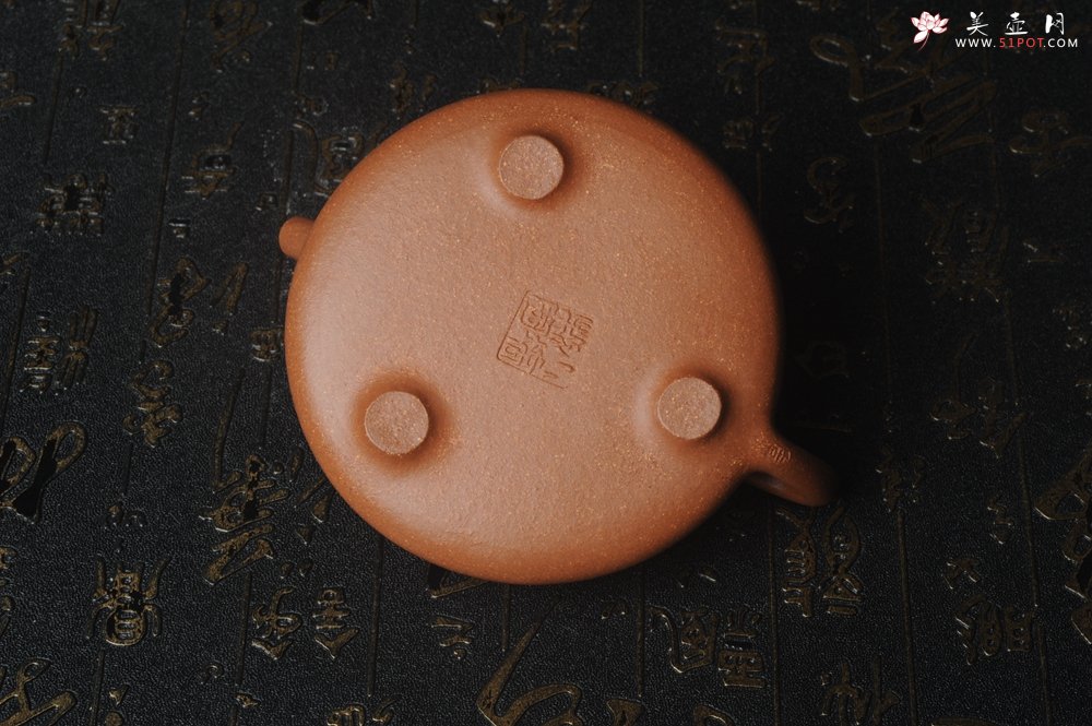 紫砂壶图片：润五彩段泥 全手工薄胎子冶石瓢 有君子风无俗人气 助工俞霞精心摹古刻绘雅竹 - 全手工紫砂壶网