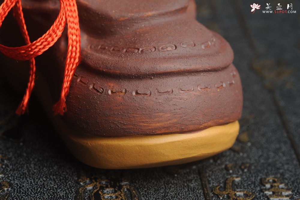 紫砂壶图片：美宠特惠 精致做工步步高升福气狗茶宠摆件 长8.8cm宽4.5到5cm高8.8cm - 全手工紫砂壶网