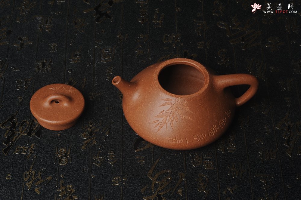 紫砂壶图片：润五彩段泥 全手工薄胎子冶石瓢 有君子风无俗人气 助工俞霞精心摹古刻绘雅竹 - 全手工紫砂壶网