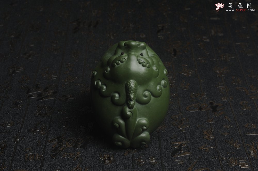 紫砂壶图片：美宠特惠 精工绿泥泥招财兽茶宠摆件 长10cm宽7cm高5cm - 全手工紫砂壶网