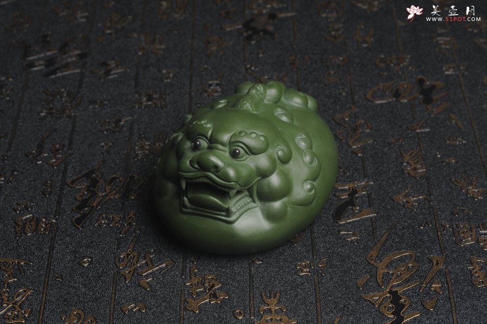 紫砂壶图片：美宠特惠 精工绿泥泥招财兽茶宠摆件 长10cm宽7cm高5cm - 全手工紫砂壶网
