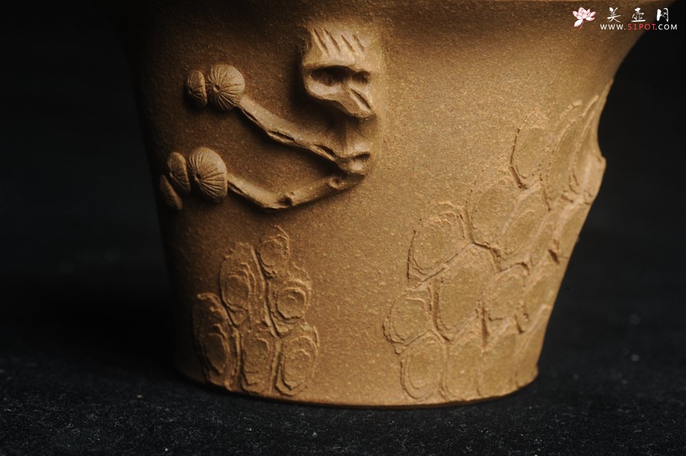 紫砂壶图片：美杯特惠 精致全手工松桩杯 肌理自然丰富 茶人醉爱 - 全手工紫砂壶网