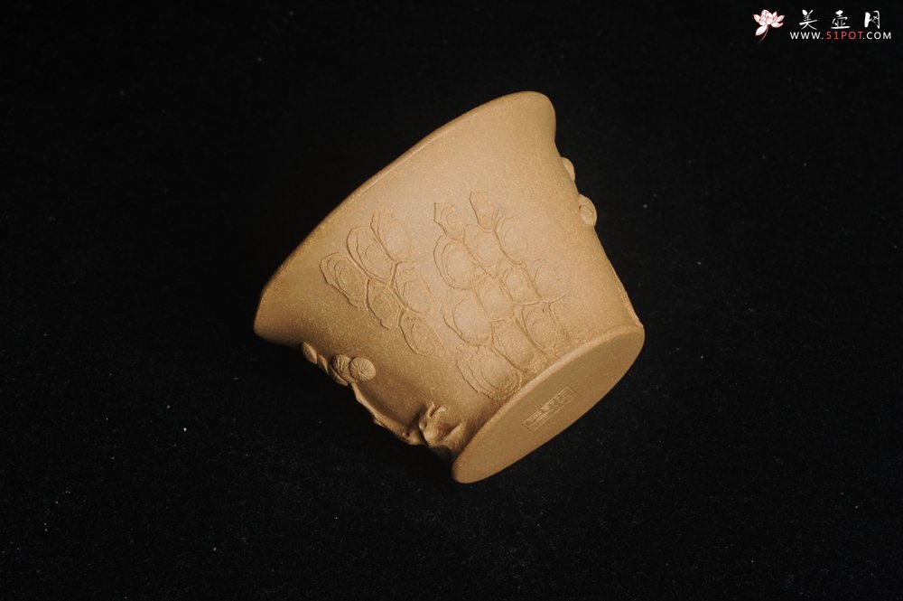 紫砂壶图片：美杯特惠 精致全手工松桩杯 肌理自然丰富 茶人醉爱 - 全手工紫砂壶网