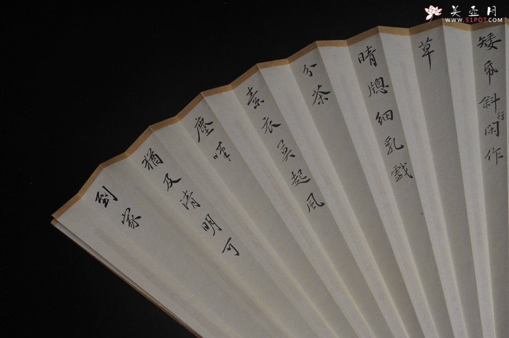 紫砂壶图片：自玩收藏级30年老凤眼扇骨 满天星老凤眼 9.5寸18方挑灯方 排口2.0少见 名家释普通法师书法 - 全手工紫砂壶网