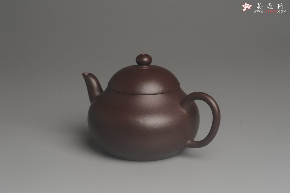紫砂壶图片：实力派高工龚涛平摹古全手工薄胎老紫泥梨形 泥料特油润 收藏重器 - 全手工紫砂壶网