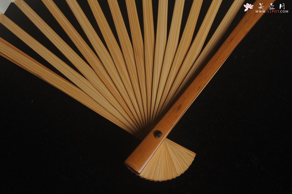 紫砂壶图片：自玩收藏级30年老凤眼扇骨 满天星老凤眼 9.5寸18方挑灯方 排口2.0少见 名家释普通法师书法 - 全手工紫砂壶网