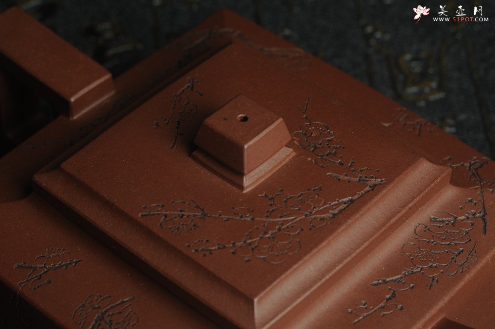 紫砂壶图片：全手工精致方山逸士壶 装饰通转梅花 特文气 - 全手工紫砂壶网