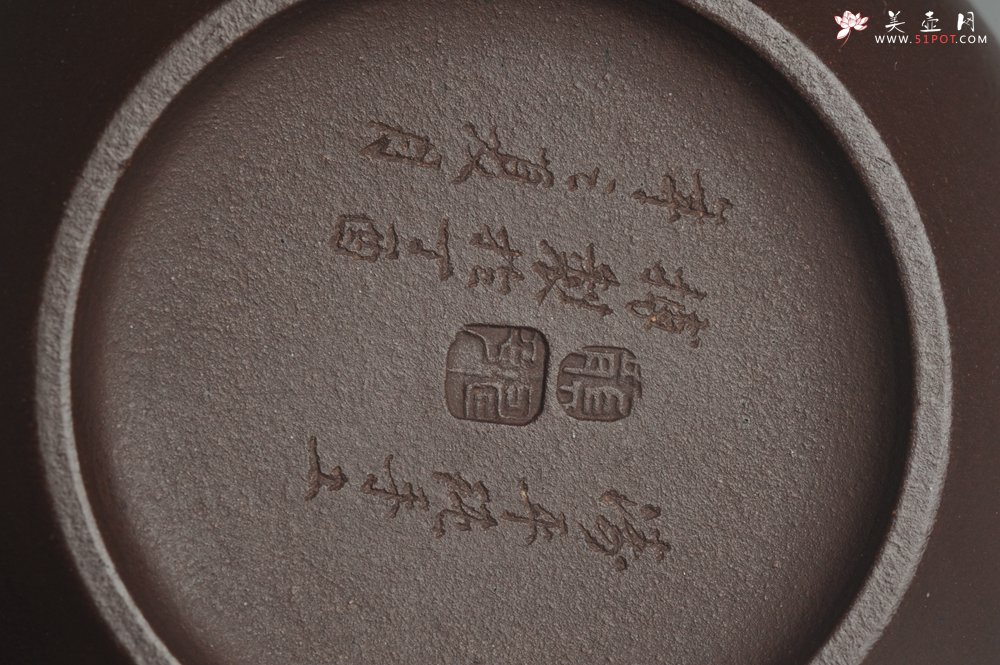 紫砂壶图片：实力派高工龚涛平摹古全手工薄胎老紫泥梨形 泥料特油润 收藏重器 - 全手工紫砂壶网