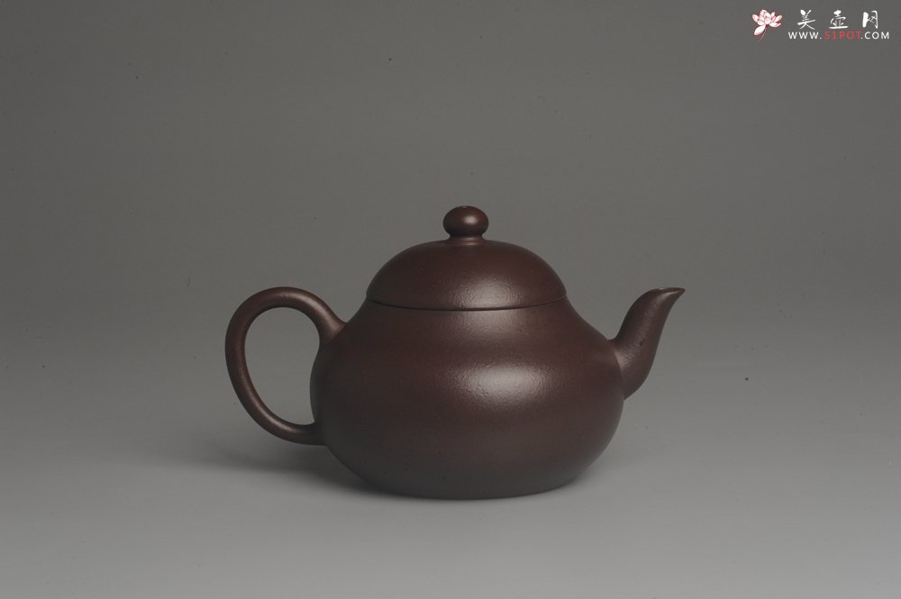 紫砂壶图片：实力派高工龚涛平摹古全手工薄胎老紫泥梨形 泥料特油润 收藏重器 - 全手工紫砂壶网