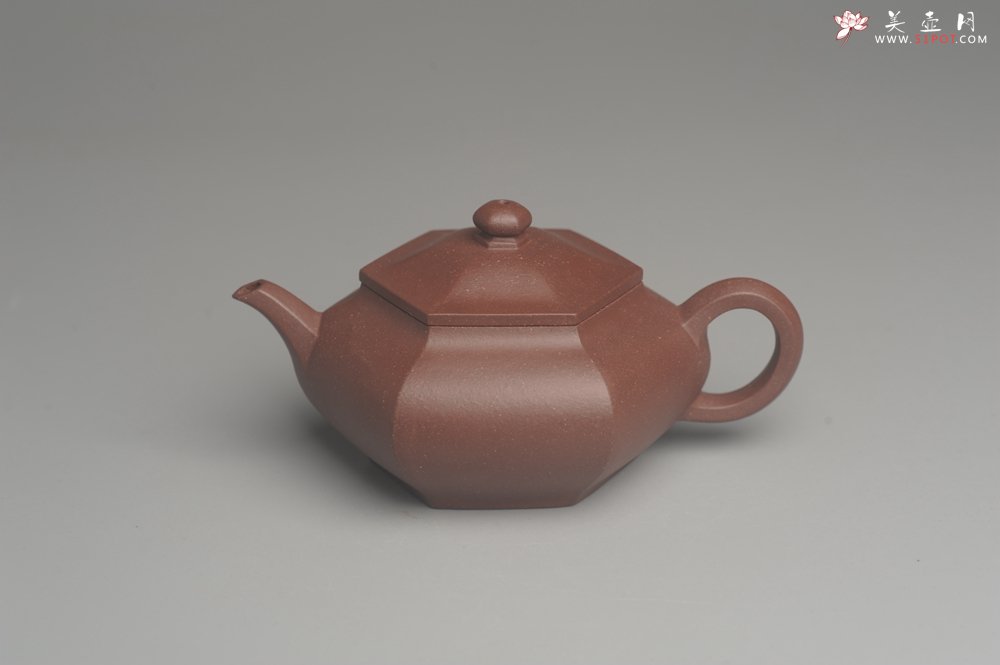 紫砂壶图片：美壶年底特惠 朱老师全手工摹古时大彬弟子许龙文六方壶 - 全手工紫砂壶网