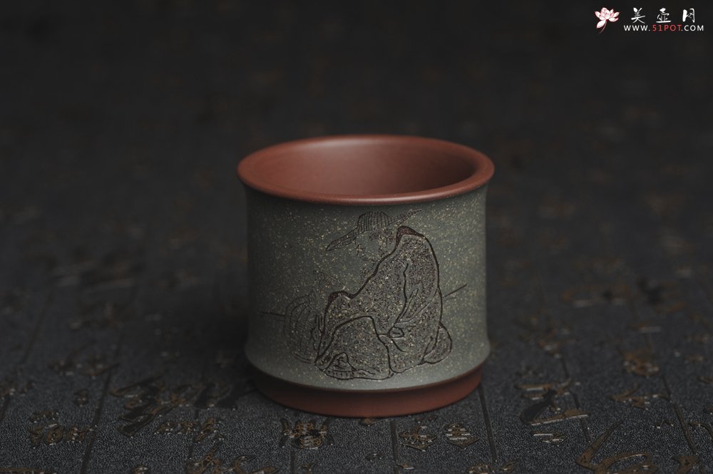 紫砂壶图片：美杯国庆特惠 精品好泥好工好刻雅致特厚实人物主人杯 茶人醉爱 - 全手工紫砂壶网