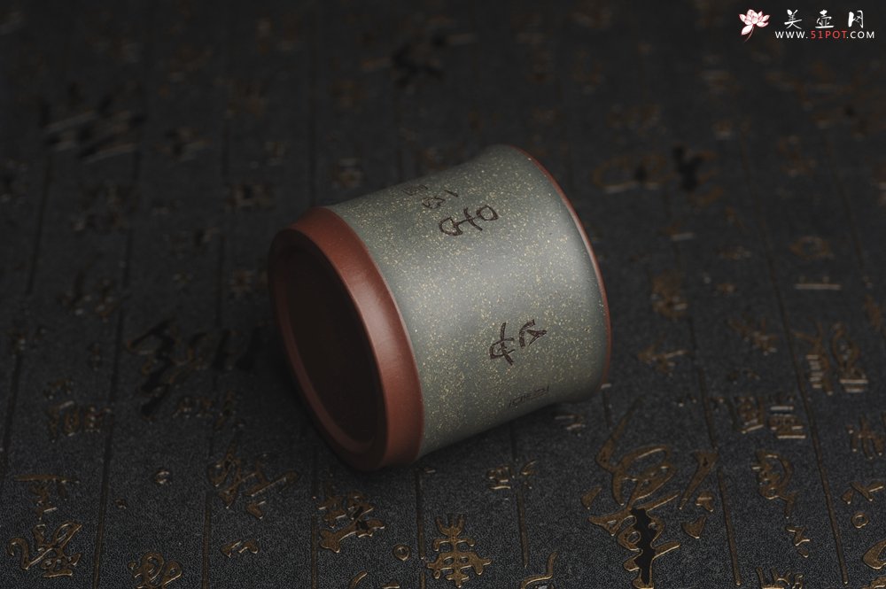 紫砂壶图片：美杯国庆特惠 精品好泥好工好刻雅致特厚实人物主人杯 茶人醉爱 - 全手工紫砂壶网