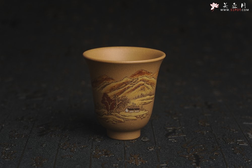 紫砂壶图片：美杯国庆特惠 精品好泥好工好刻雅致泥绘山水主人杯 茶人醉爱 - 全手工紫砂壶网