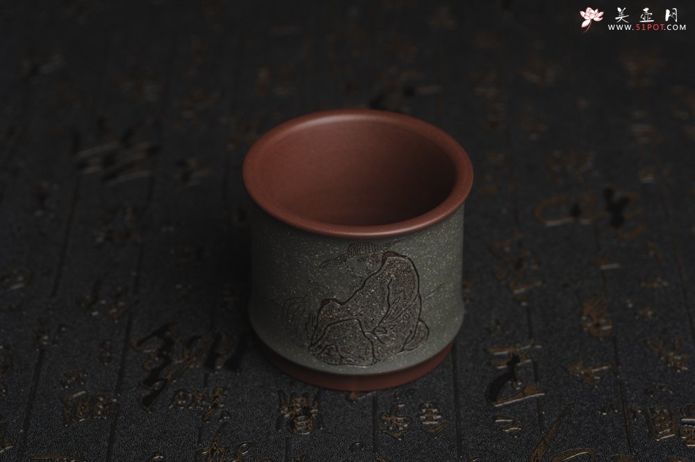 紫砂壶图片：美杯国庆特惠 精品好泥好工好刻雅致特厚实人物主人杯 茶人醉爱 - 全手工紫砂壶网