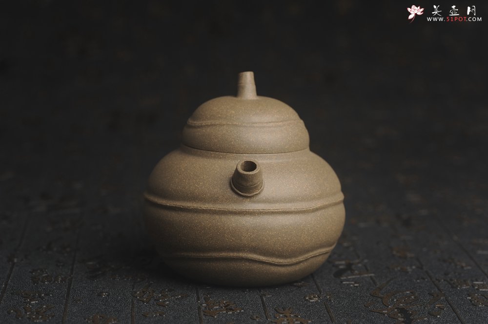 紫砂壶图片：美壶特惠 精致青段薄胎 质量仅101g 大肚竹壶 - 全手工紫砂壶网