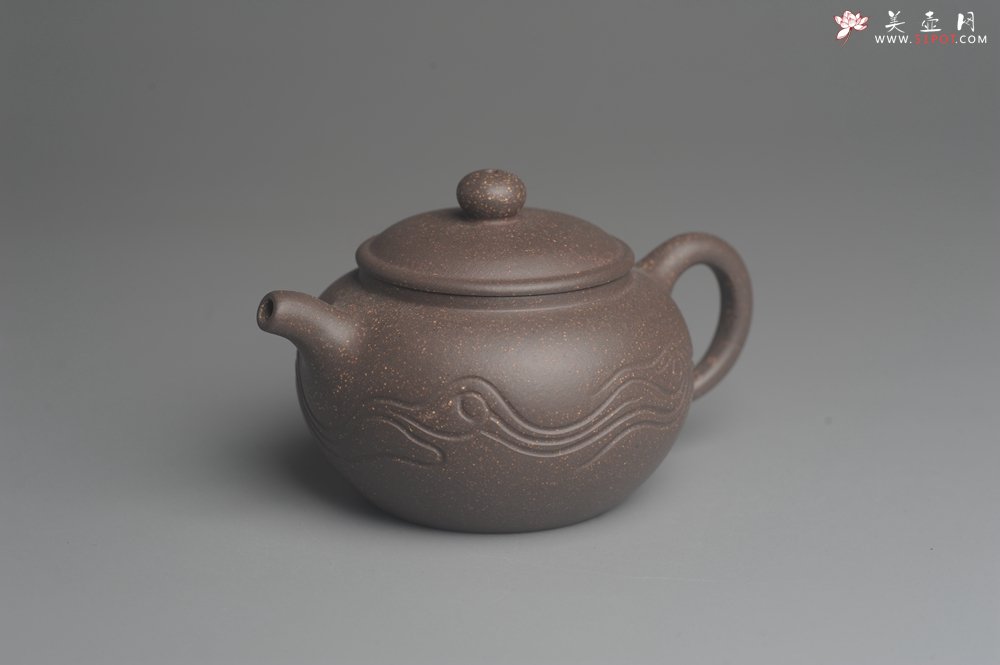 紫砂壶图片：美壶特惠 优质青灰段泥精致行云流水套组 一壶（180cc）二杯一醒茶罐（280cc） - 全手工紫砂壶网