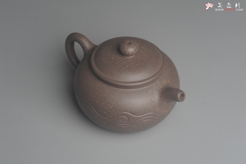 紫砂壶图片：美壶特惠 优质青灰段泥精致行云流水套组 一壶（180cc）二杯一醒茶罐（280cc） - 全手工紫砂壶网