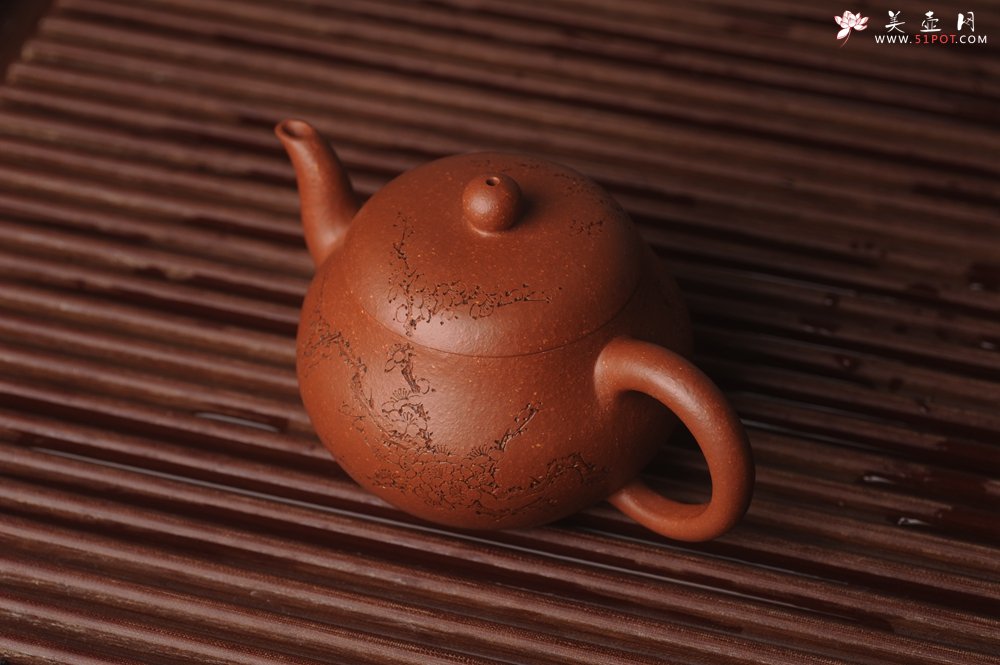 紫砂壶图片：潜力股周小培原创全手工缘德壶 通转梅花 特文气 - 全手工紫砂壶网
