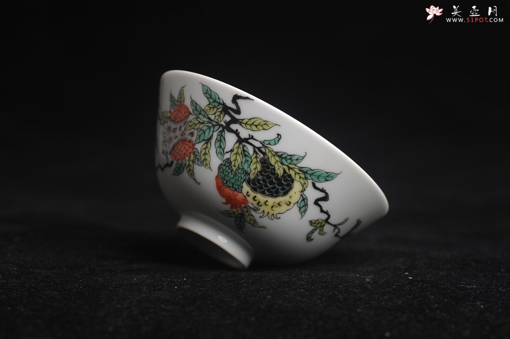 紫砂壶图片：玄辰器 精品古彩 石榴多子多福 笑口常开 主人杯压手杯二式 景德镇茶杯 茶人醉爱 - 全手工紫砂壶网