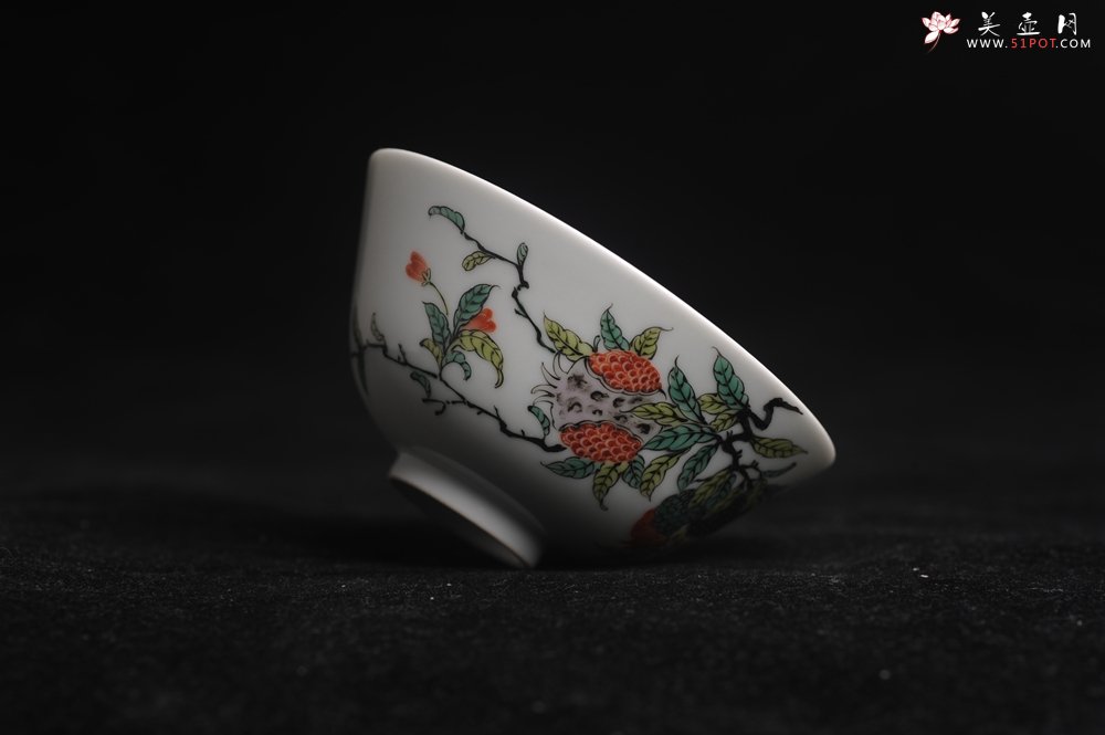 紫砂壶图片：玄辰器 精品古彩 石榴多子多福 笑口常开 主人杯压手杯二式 景德镇茶杯 茶人醉爱 - 全手工紫砂壶网