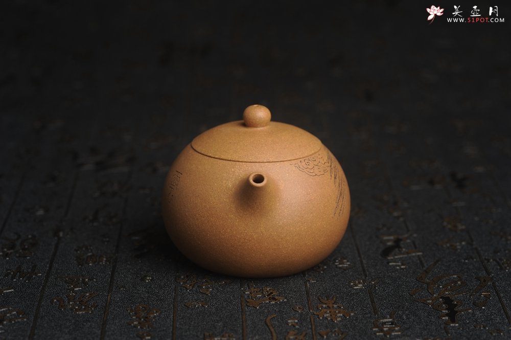 紫砂壶图片：油润老黄段泥(此泥料属于家藏老料！油润无比，识者自知！)全手工小品西施 装饰云鹤特文气 - 全手工紫砂壶网