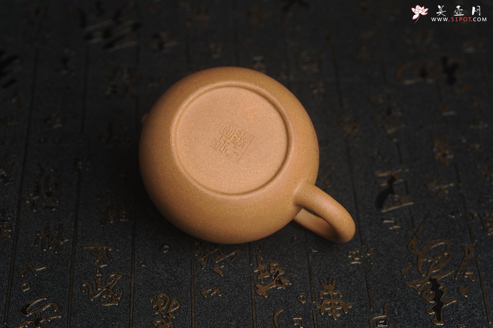 紫砂壶图片：油润老黄段泥(此泥料属于家藏老料！油润无比，识者自知！)全手工小品西施 装饰云鹤特文气 - 全手工紫砂壶网