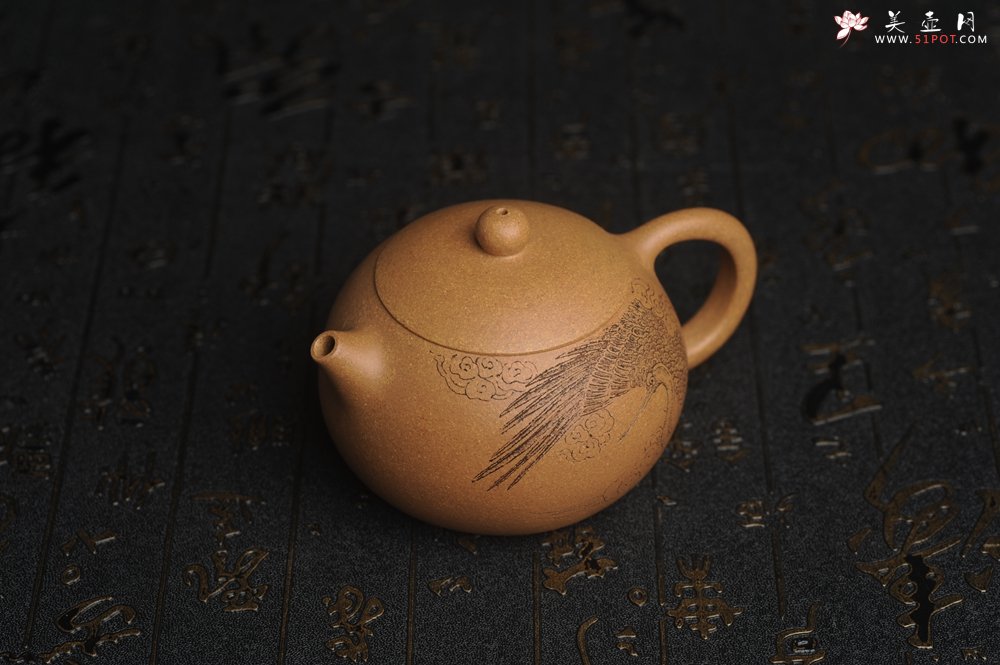 紫砂壶图片：油润老黄段泥(此泥料属于家藏老料！油润无比，识者自知！)全手工小品西施 装饰云鹤特文气 - 全手工紫砂壶网