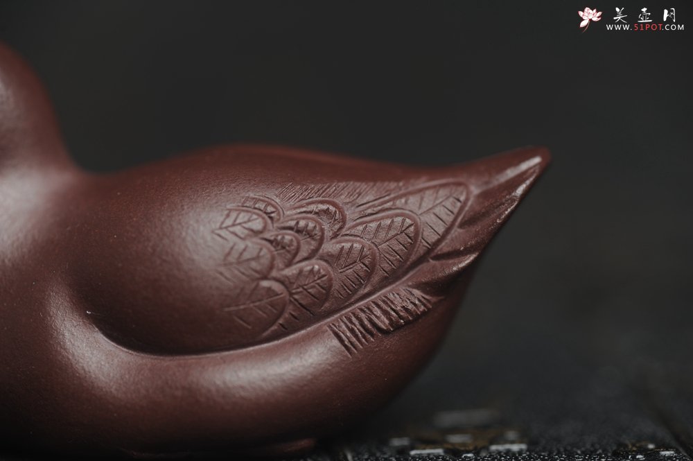 紫砂壶图片：美宠特惠 超精工特好紫泥呆萌小鸭茶宠摆件 长6宽2.5高3cm - 全手工紫砂壶网