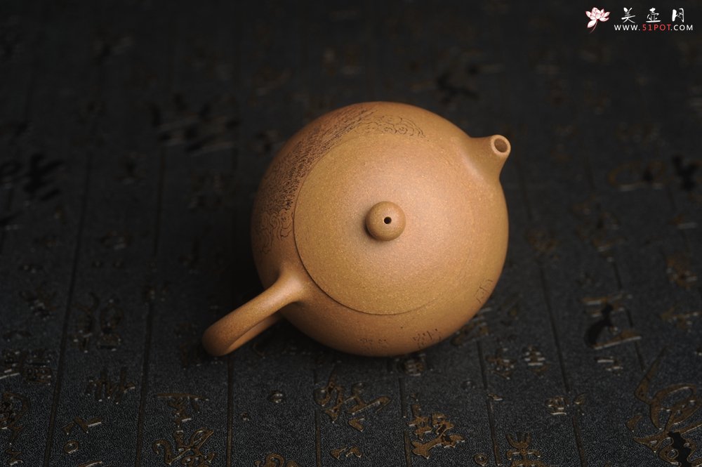 紫砂壶图片：油润老黄段泥(此泥料属于家藏老料！油润无比，识者自知！)全手工小品西施 装饰云鹤特文气 - 全手工紫砂壶网