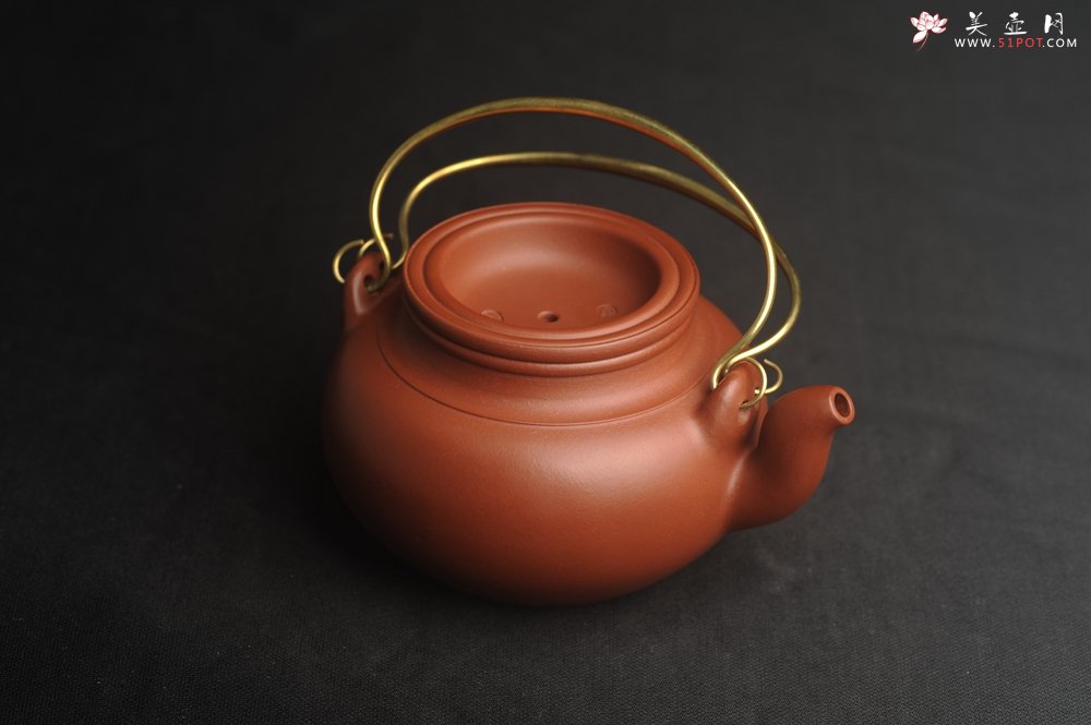 紫砂壶图片：潜力股周小培全手工老清水泥蛋包提梁壶 特实用 - 全手工紫砂壶网