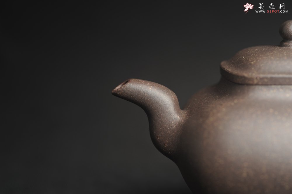 紫砂壶图片：实力派张海艳全手工特好老青灰段泥传炉壶 线面挺括 大气 做工特好 - 全手工紫砂壶网