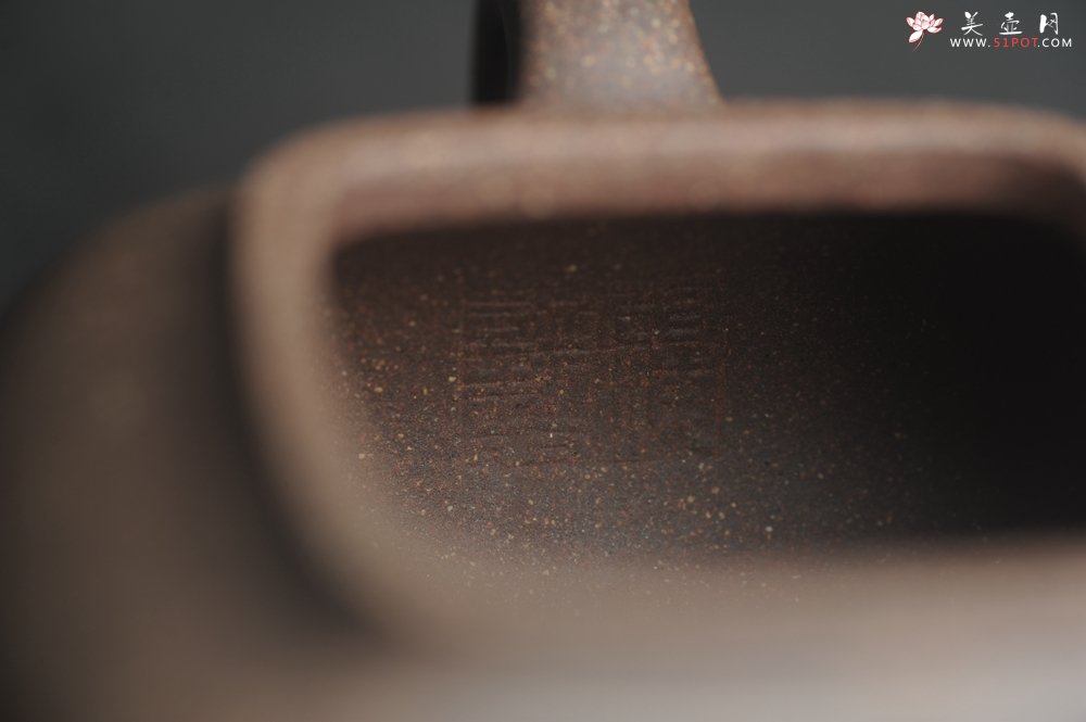 紫砂壶图片：实力派张海艳全手工特好老青灰段泥传炉壶 装饰人物 饮者寿 特文气 - 全手工紫砂壶网