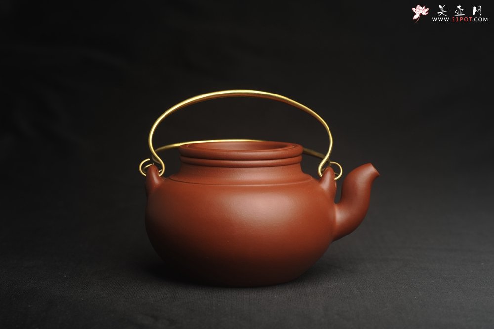 紫砂壶图片：潜力股周小培全手工老清水泥蛋包提梁壶 特实用 - 全手工紫砂壶网