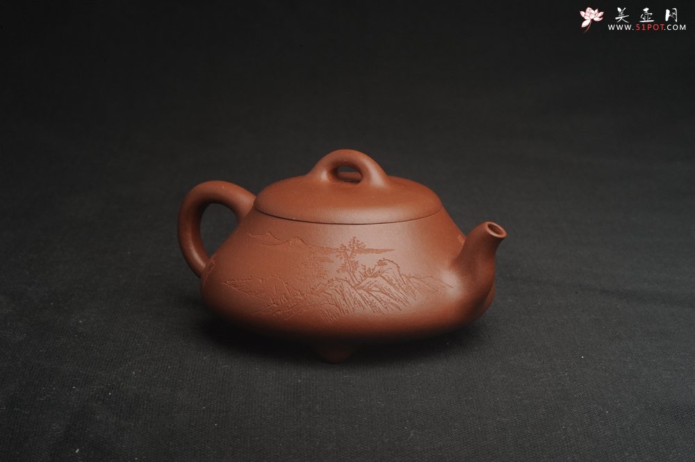 紫砂壶图片：特好底曹青全手工扁瓢  装饰山水 特文气 - 全手工紫砂壶网