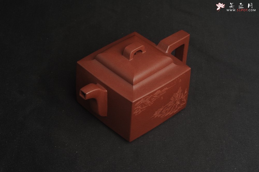 紫砂壶图片：全手工优质紫红泥精致亚明四方壶 装饰山水图 特文气 - 全手工紫砂壶网