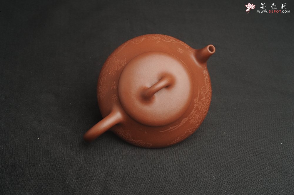 紫砂壶图片：特好底曹青全手工扁瓢  装饰山水 特文气 - 全手工紫砂壶网